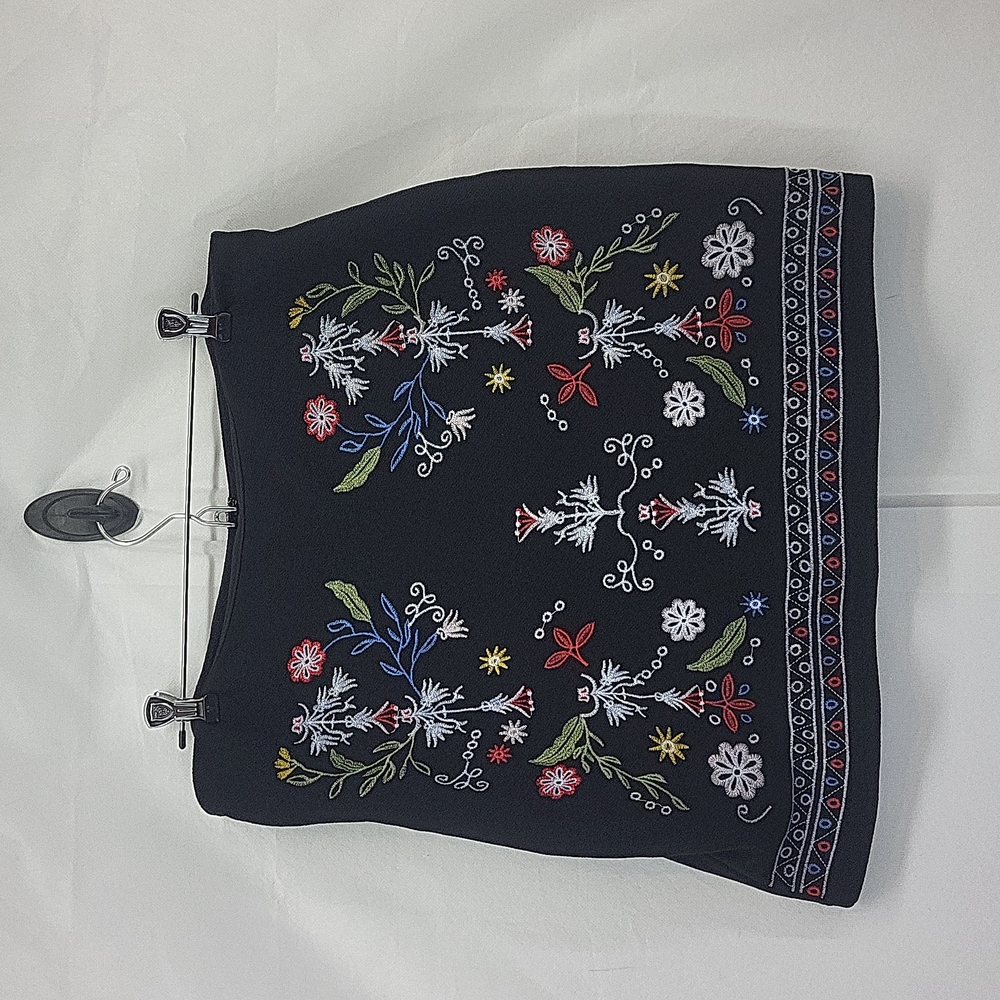SHEIN Black Mini Skirt with Floral Embroidery